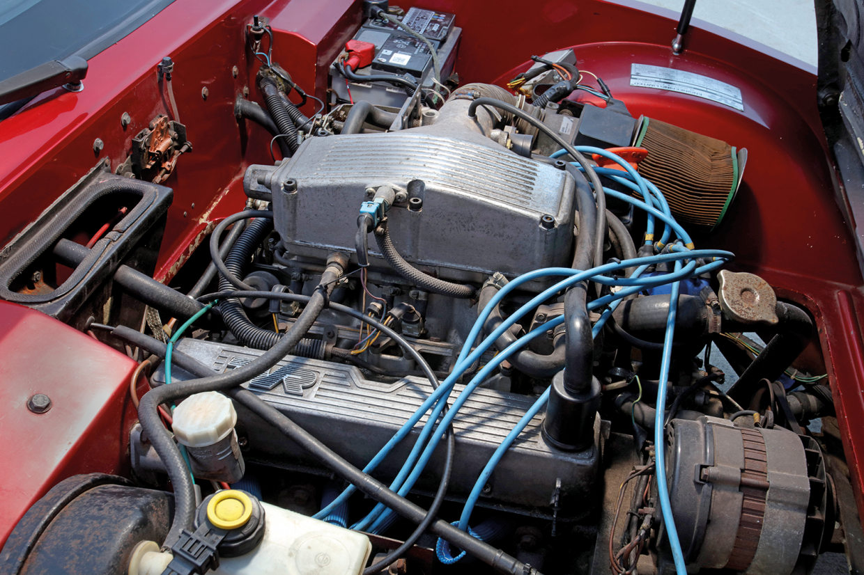 Der von Buick abgeleitete Vollaluminium-V8 von Rover leistet im 350i 197 PS aus 3,5 Litern Hubraum